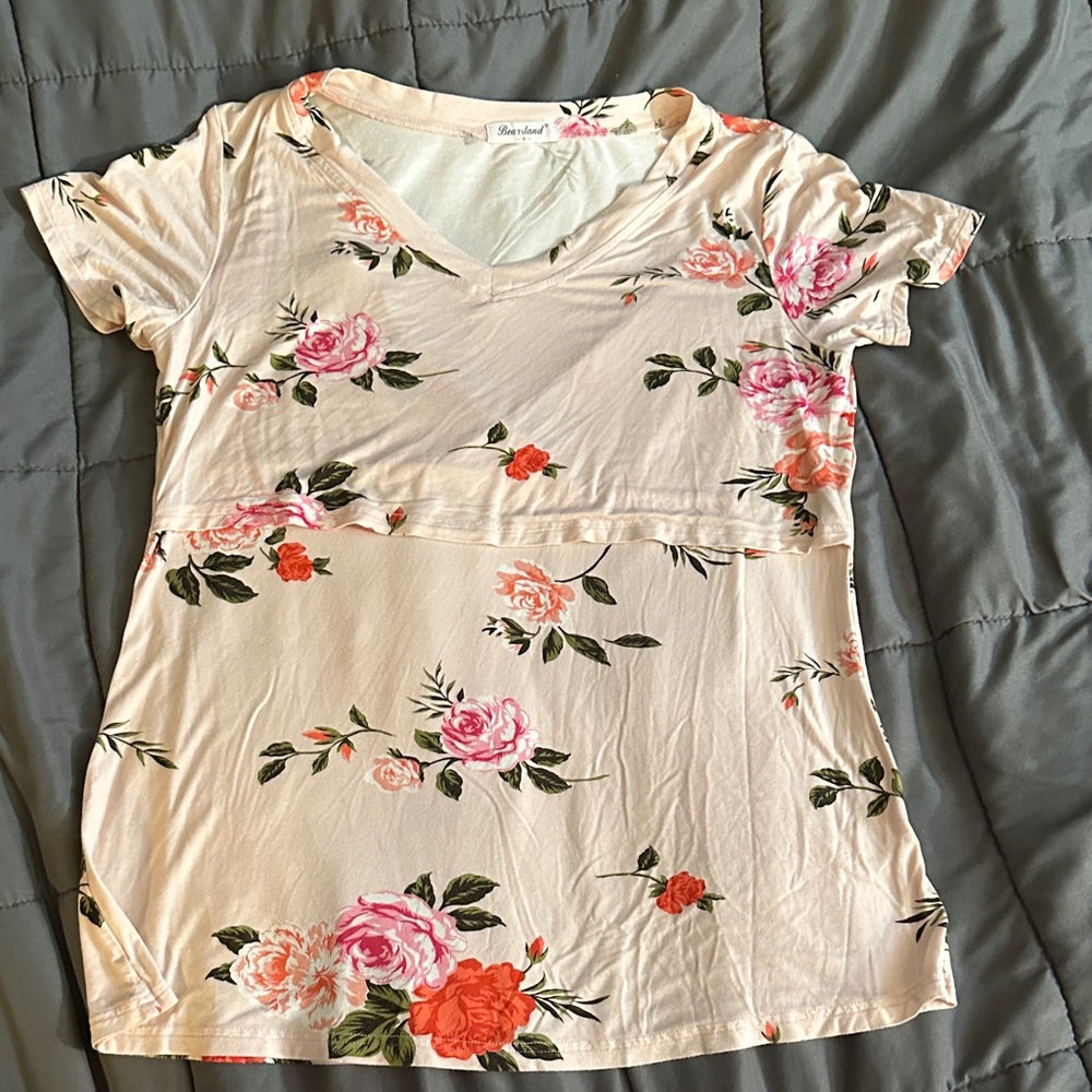 Bearsland Creamy Light Pink Floral V-Neck Top